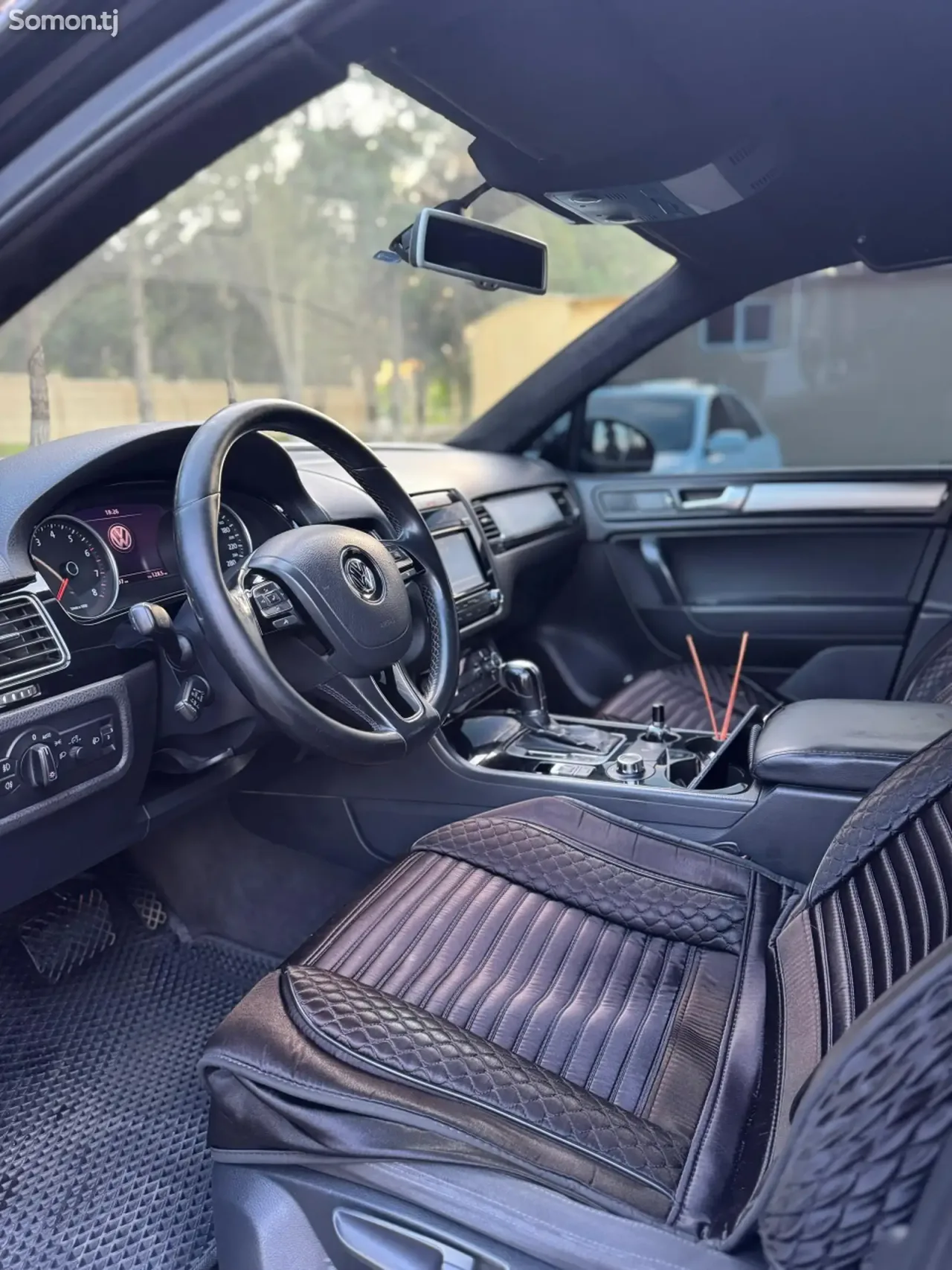 Volkswagen Touareg 2011 · 3.6 AT