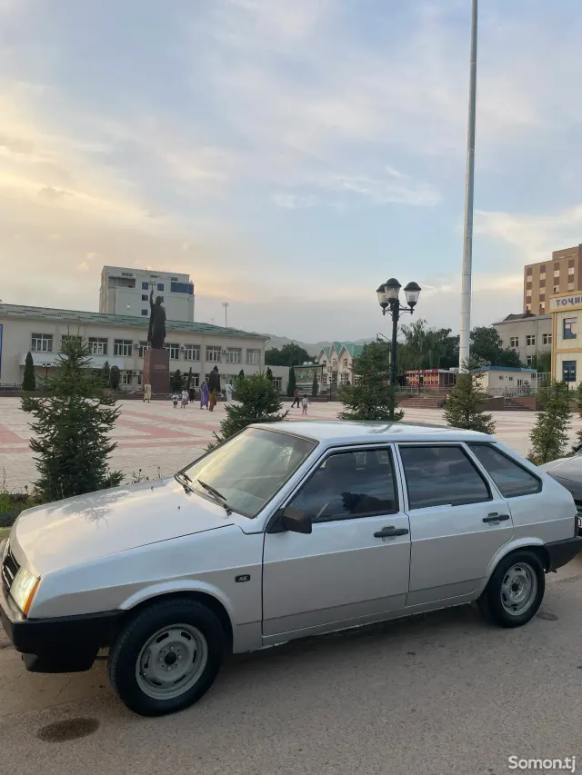 Lada (ВАЗ) 2109 2000 · 1.7 MT