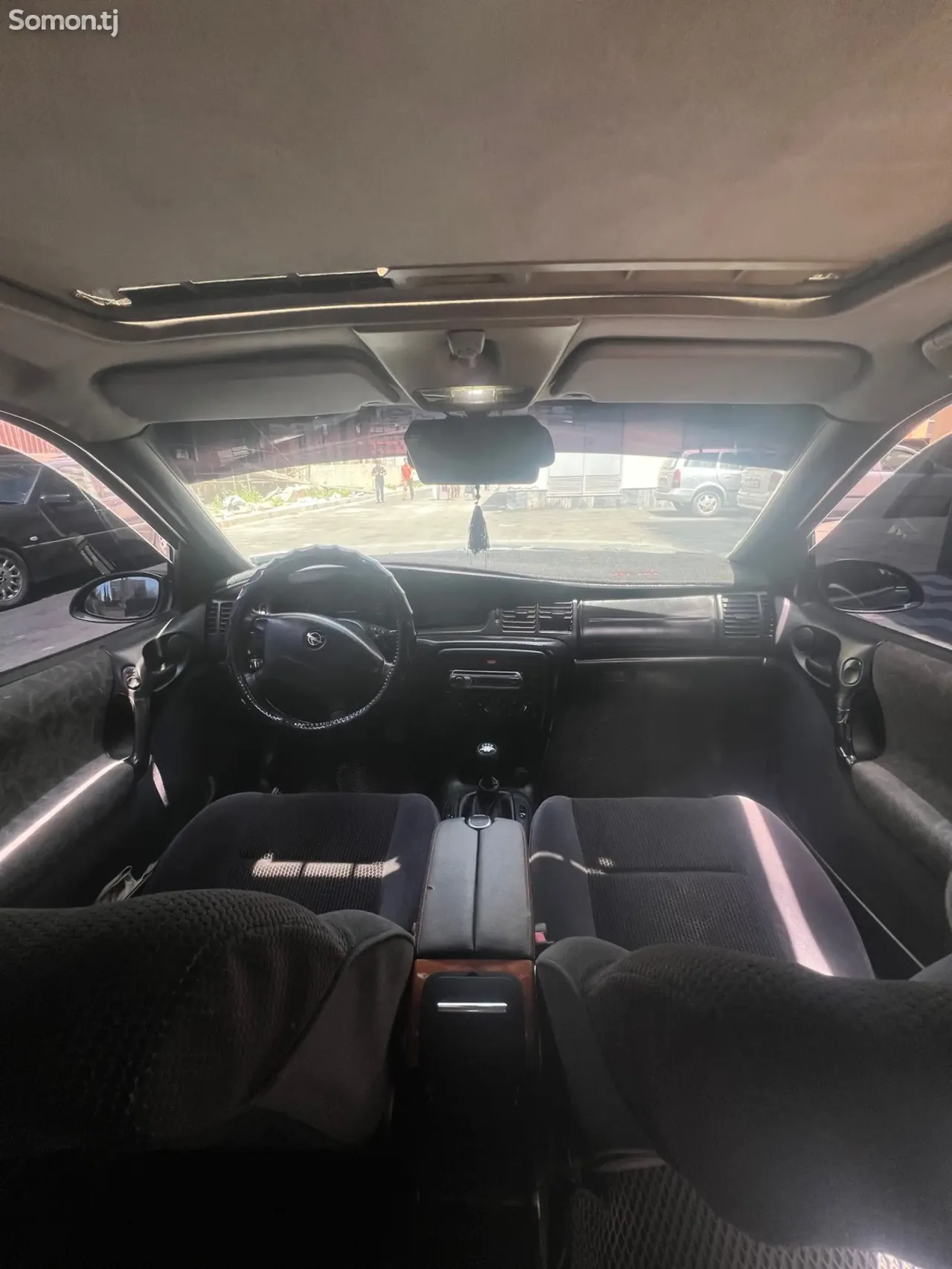 Opel Vectra B 1995 · 1.6 MT