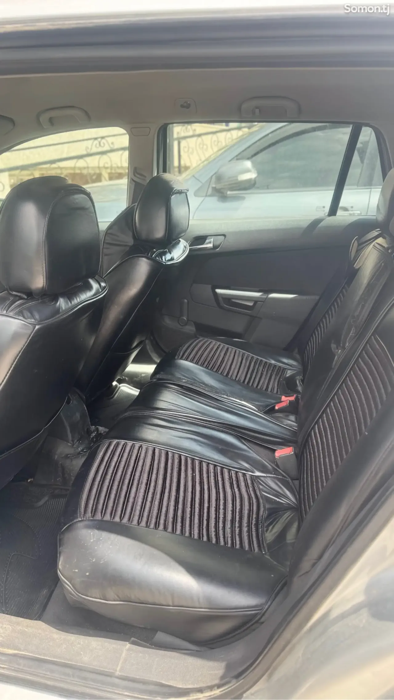 Opel Astra H 2009 · 1.6 MT