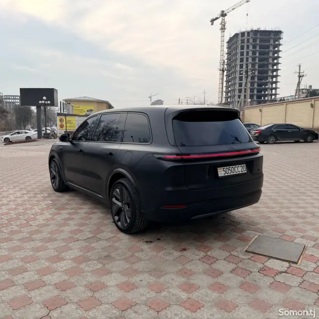 Li Auto (Lixiang) L9 2025 · AT