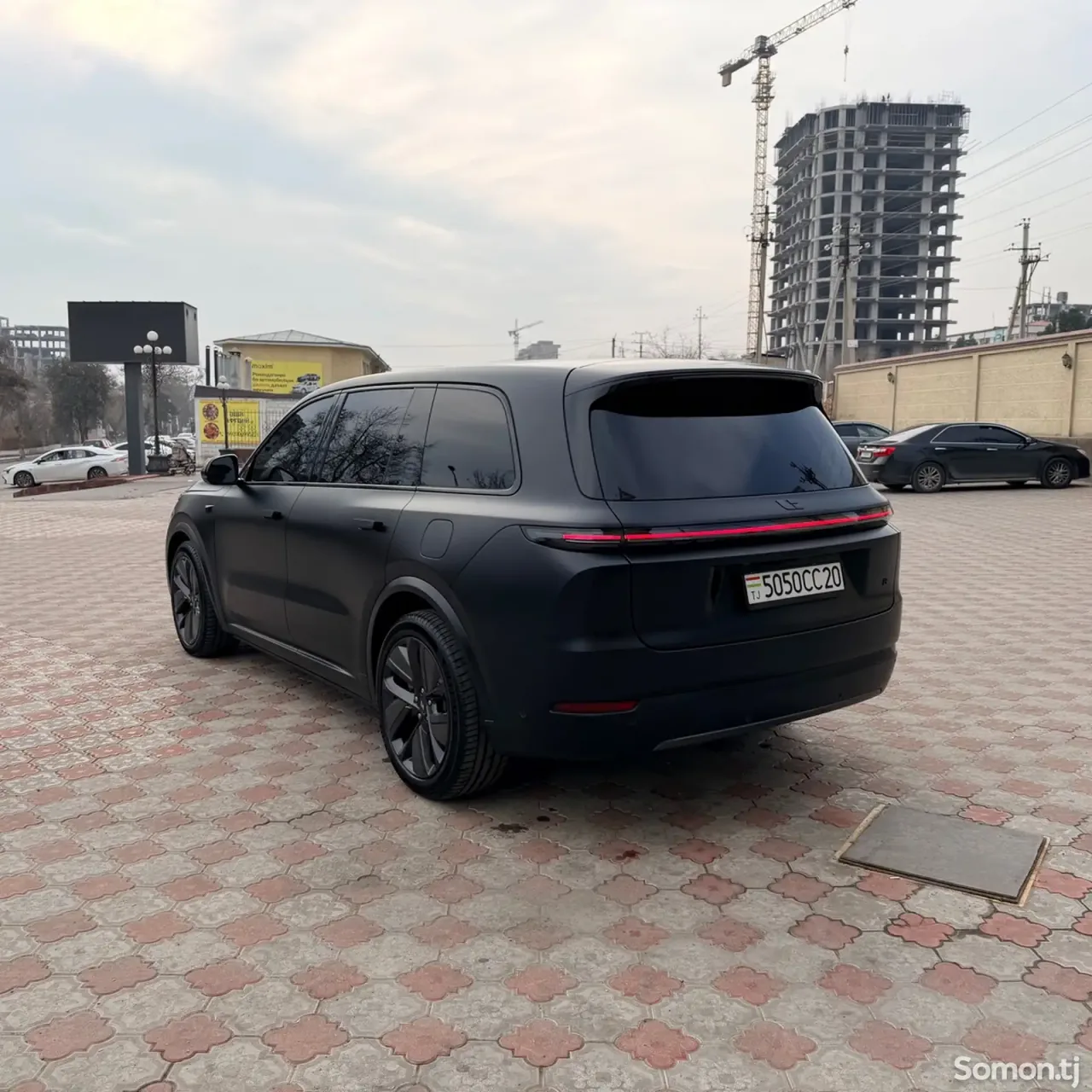 Li Auto (Lixiang) L9 2025 · AT