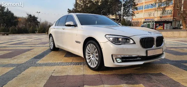 BMW 7 series 2014 · 4.0 AT