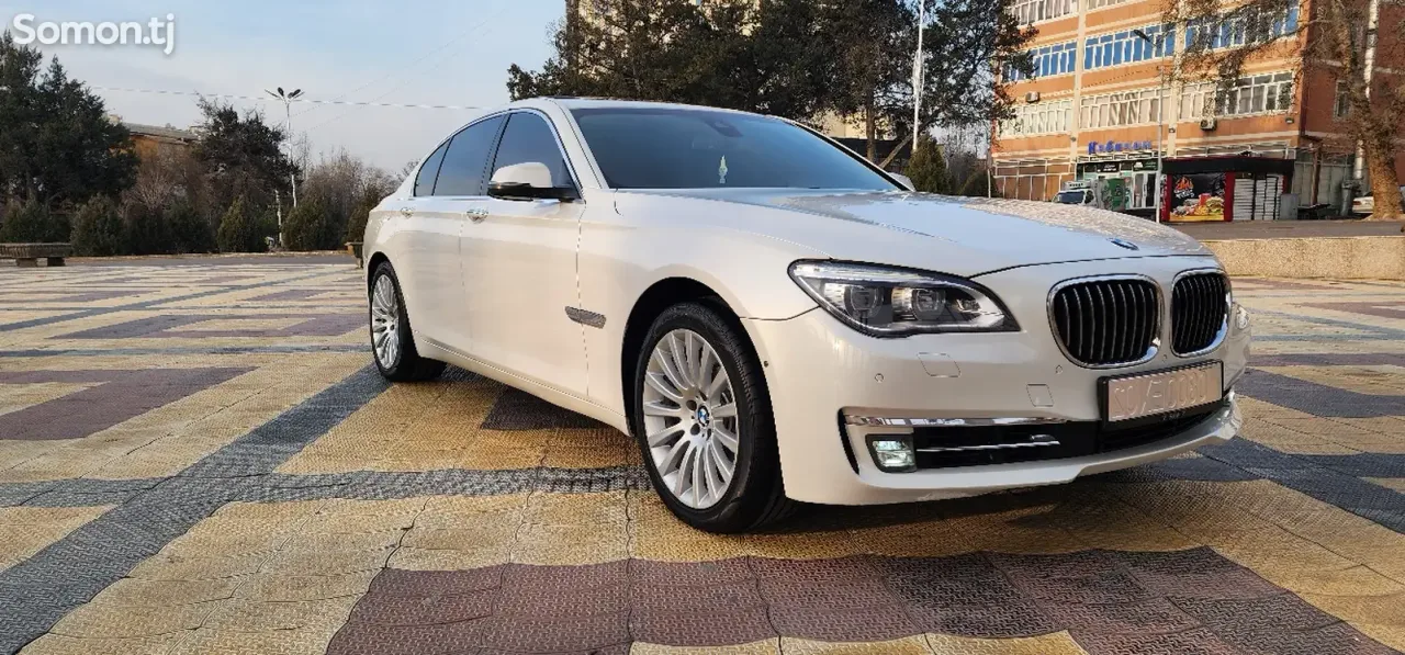 BMW 7 series 2014 · 4.0 AT