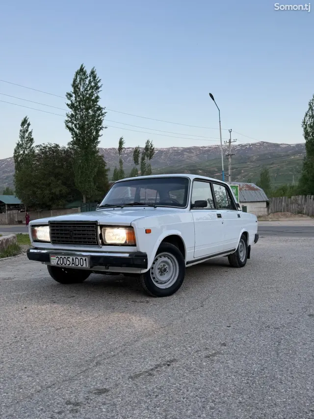 Lada (ВАЗ) 2107 2005 · 1.6 MT