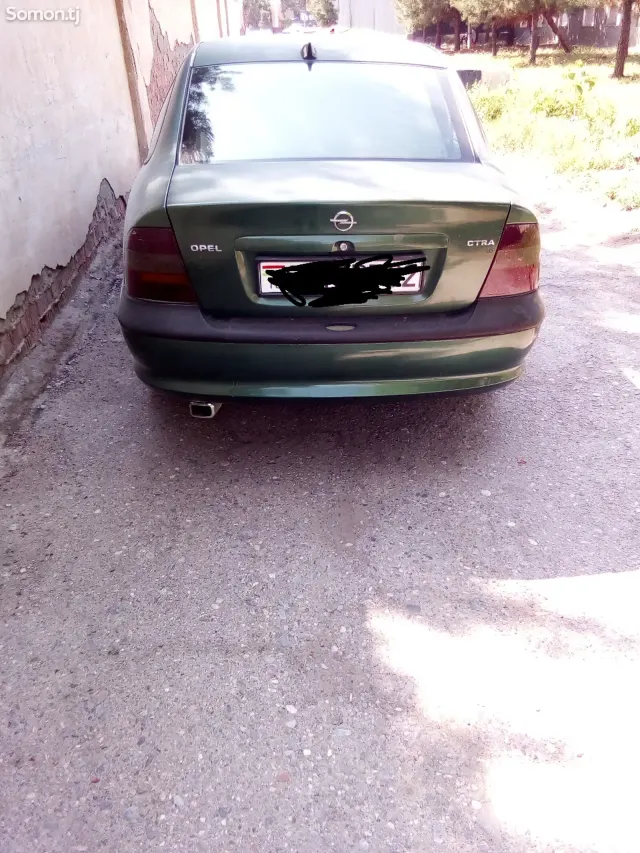 Opel Vectra B 1996 · 1.6 MT
