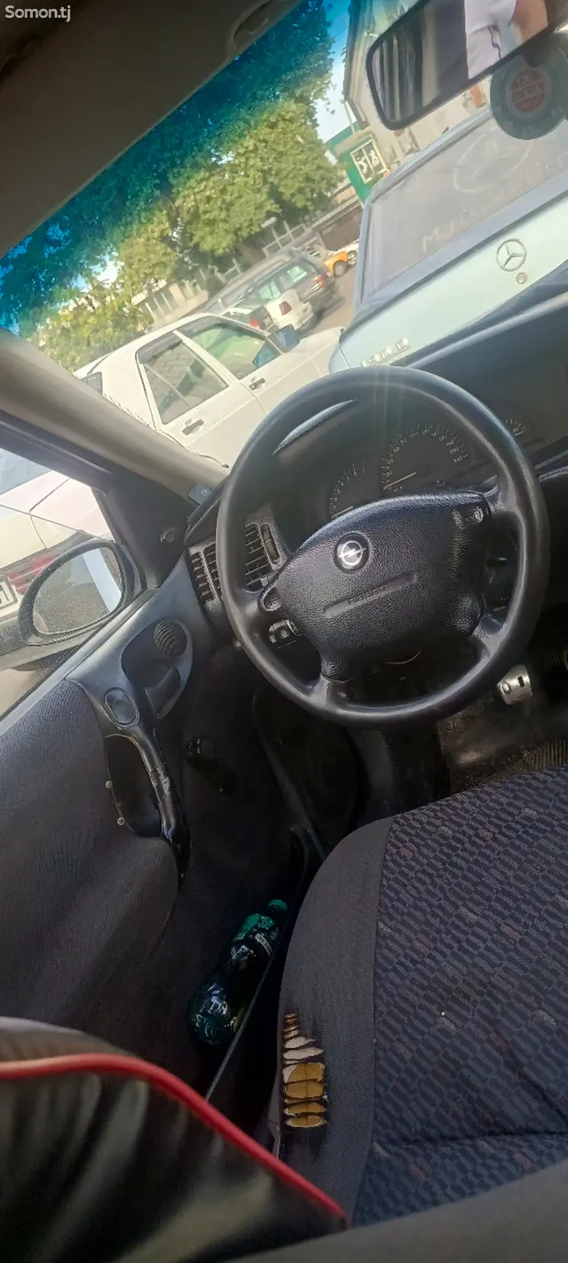 Opel Vectra C 1996 · 1.6 MT