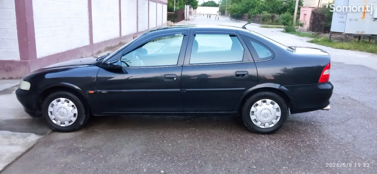 Opel Vectra B 1996 · 1.6 MT
