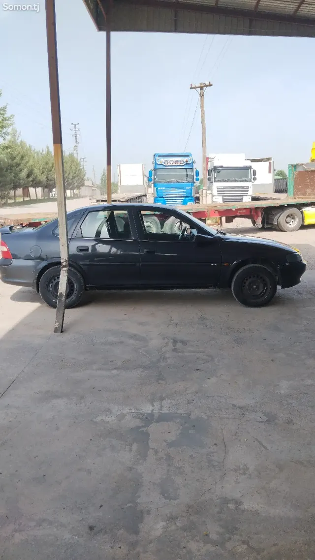 Opel Vectra B 1997 · 1.6 MT