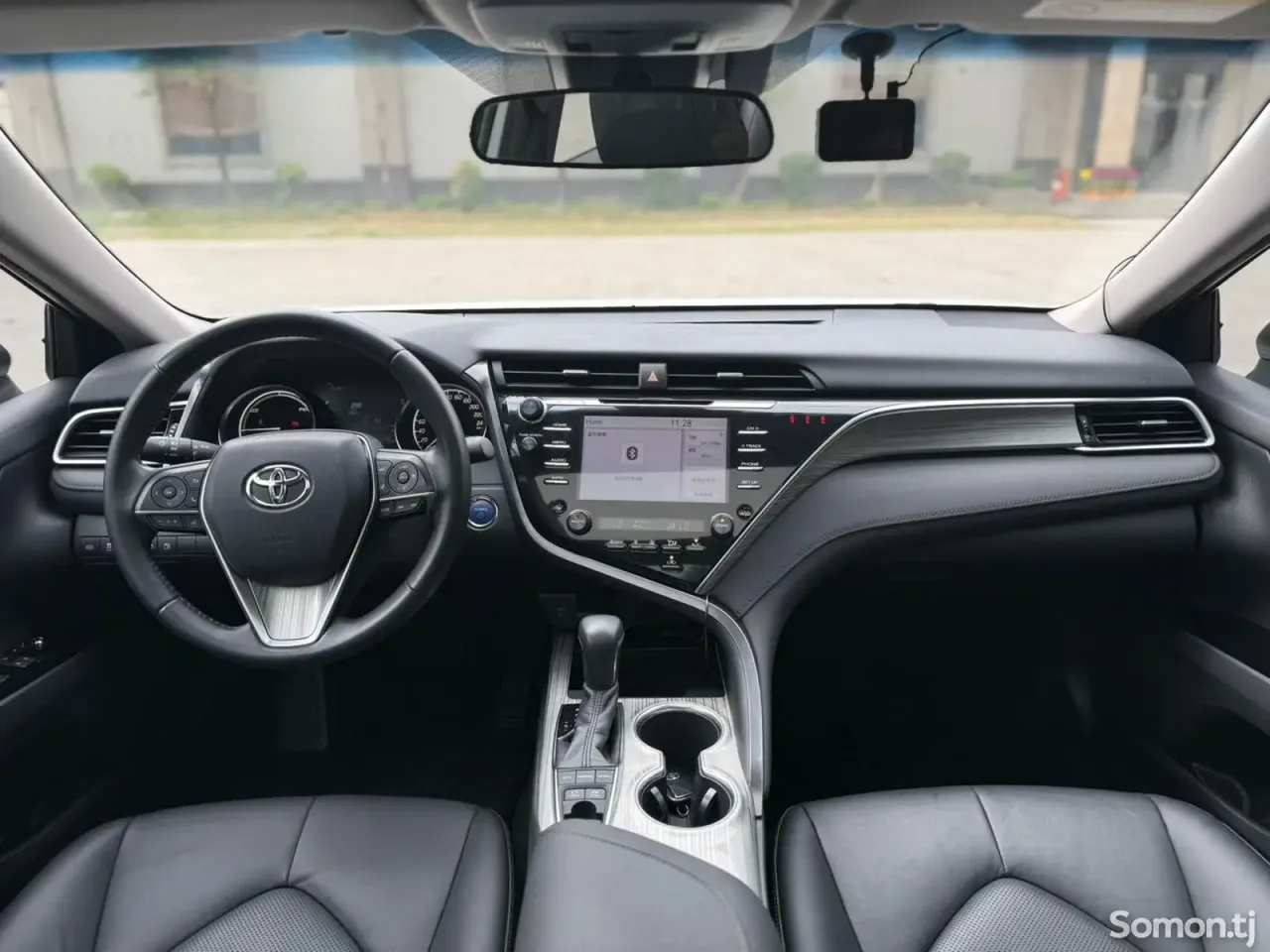 Toyota Camry 2018 · 2.5 AT