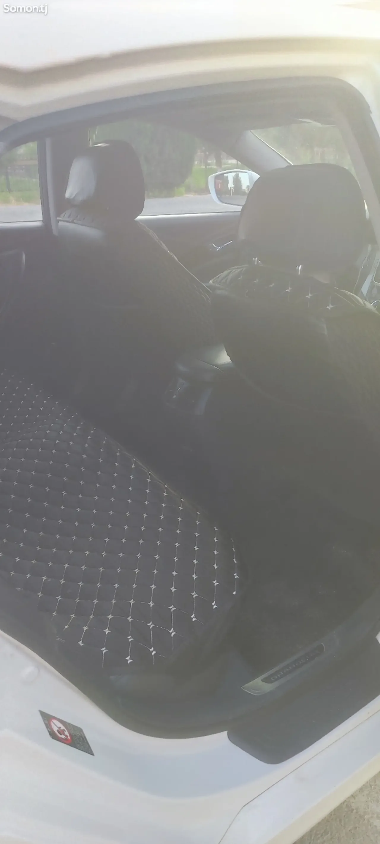 Hyundai Grandeur 2014 · 2.4 AT
