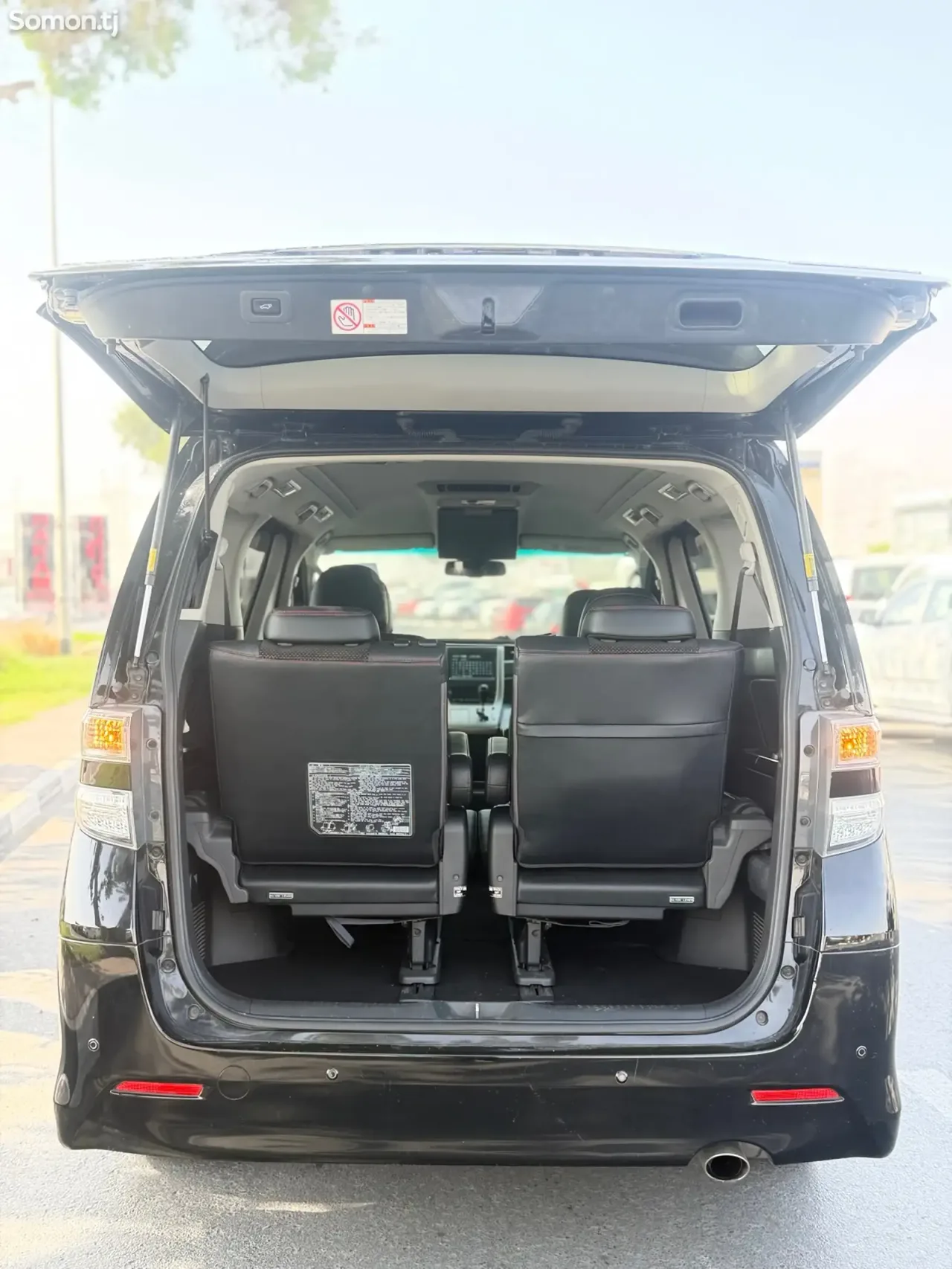 Toyota Vellfire 2014 · 2.4 AT