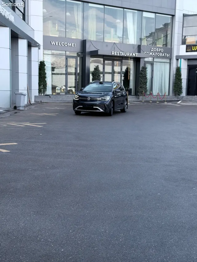 Volkswagen ID.6 2022 · AMT