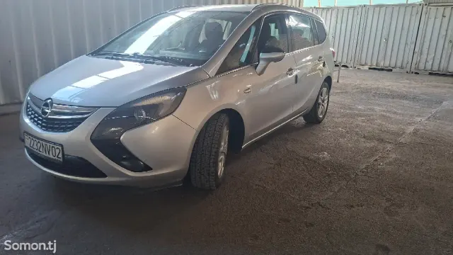 Opel Zafira 2014 · 1.6 MT