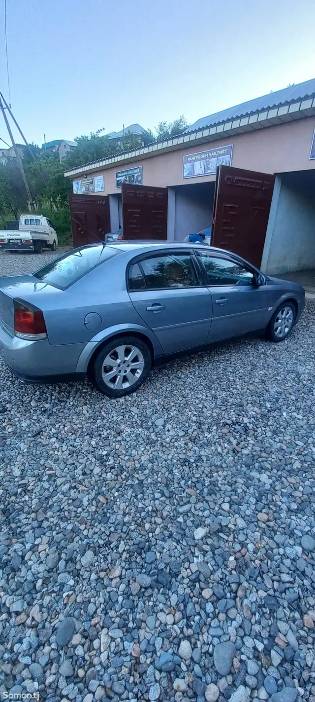 Opel Vectra C 2005 · 2.2 AT