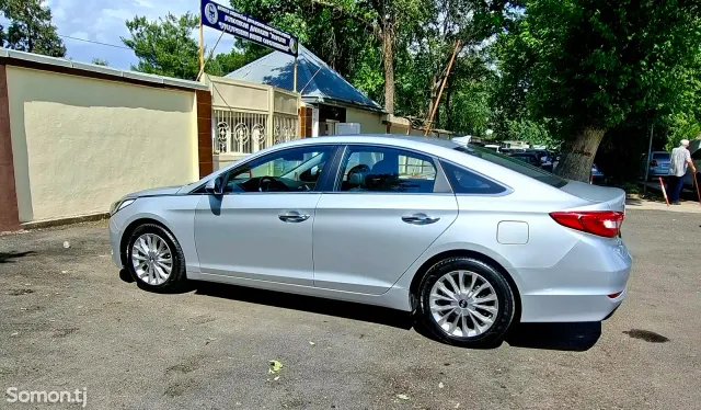 Hyundai Sonata 2015 · 2.0 AT