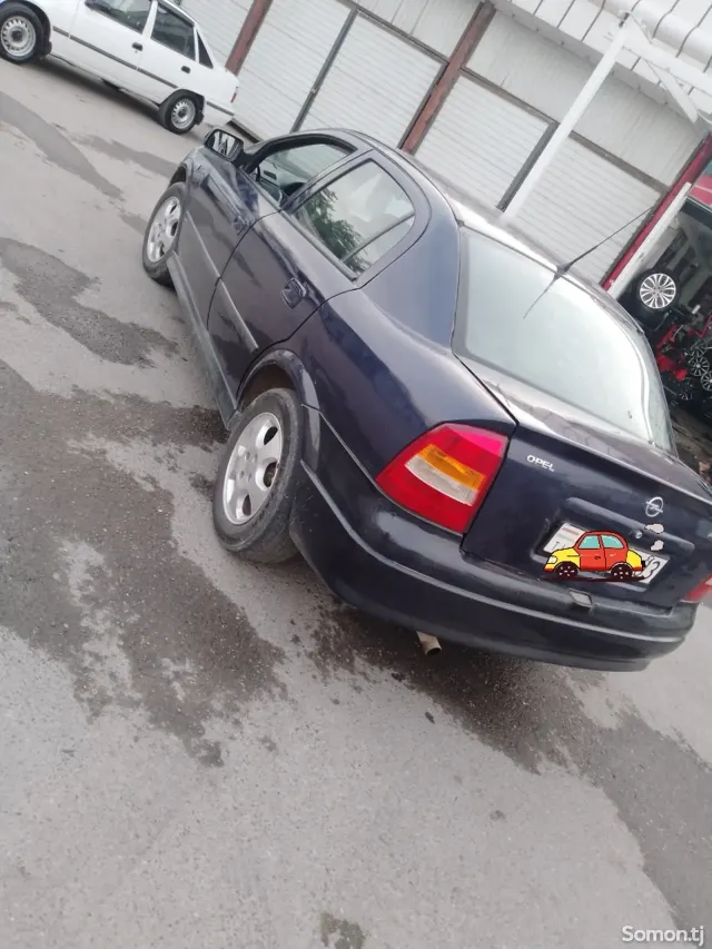 Opel Astra G 1998 · 1.6 MT
