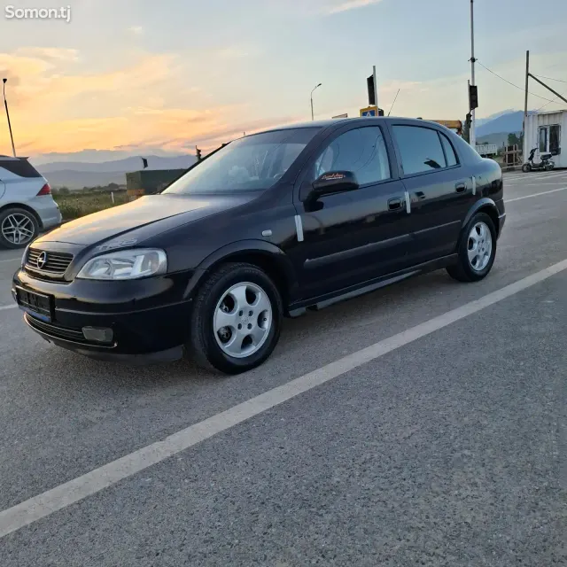 Opel Astra G 1998 · 1.6 MT