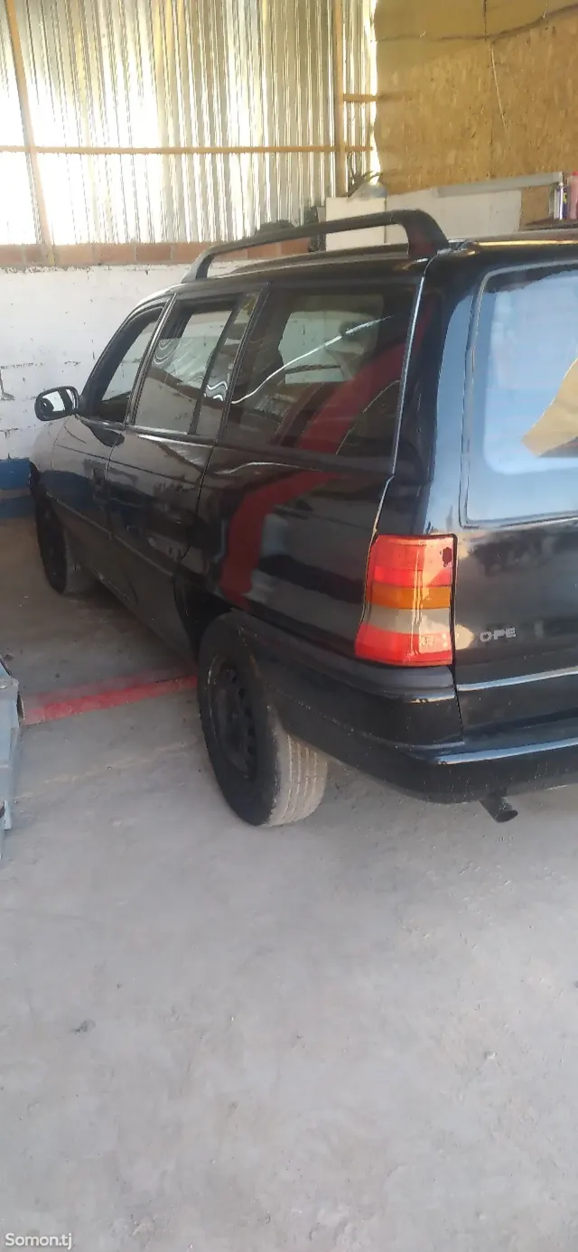 Opel Astra F 1996 · 1.6 MT