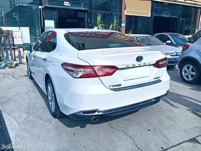 Toyota Camry 2022 · 2.5 AT