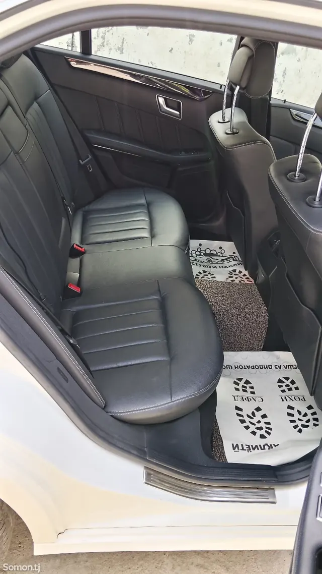 Mercedes-Benz E class 2015 · 2.0 AT