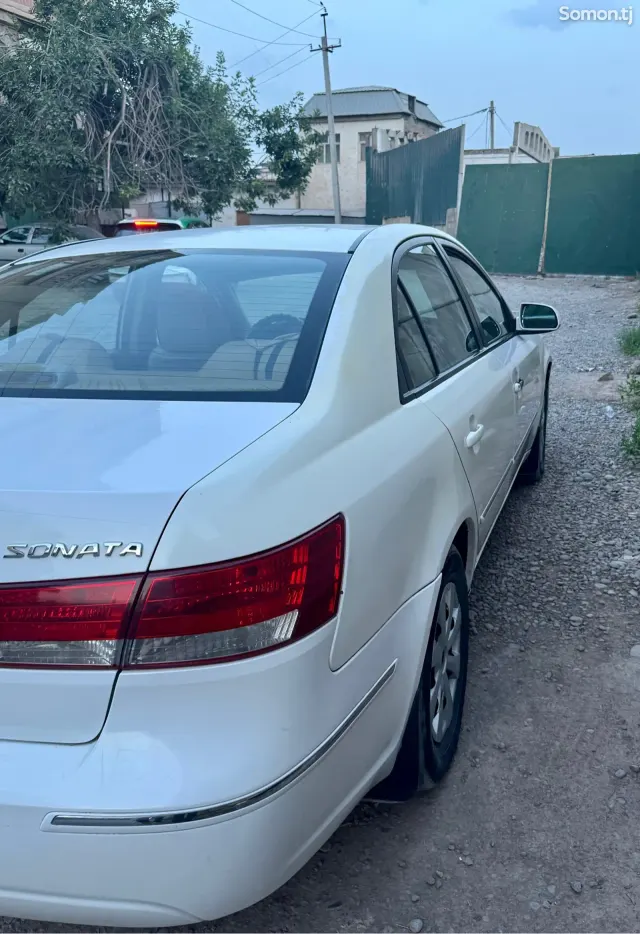 Hyundai Sonata 2009 · 2.4 AT