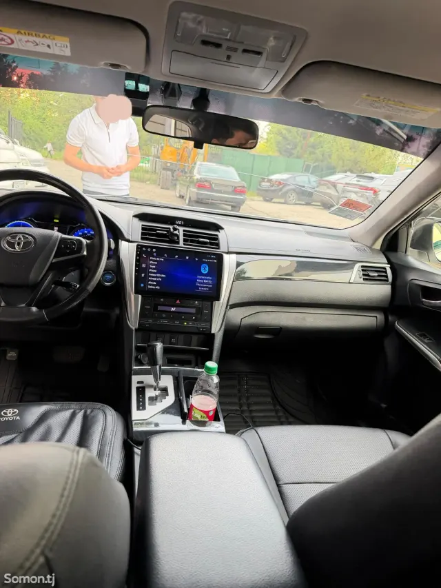 Toyota Camry 2015 · 2.5 AT