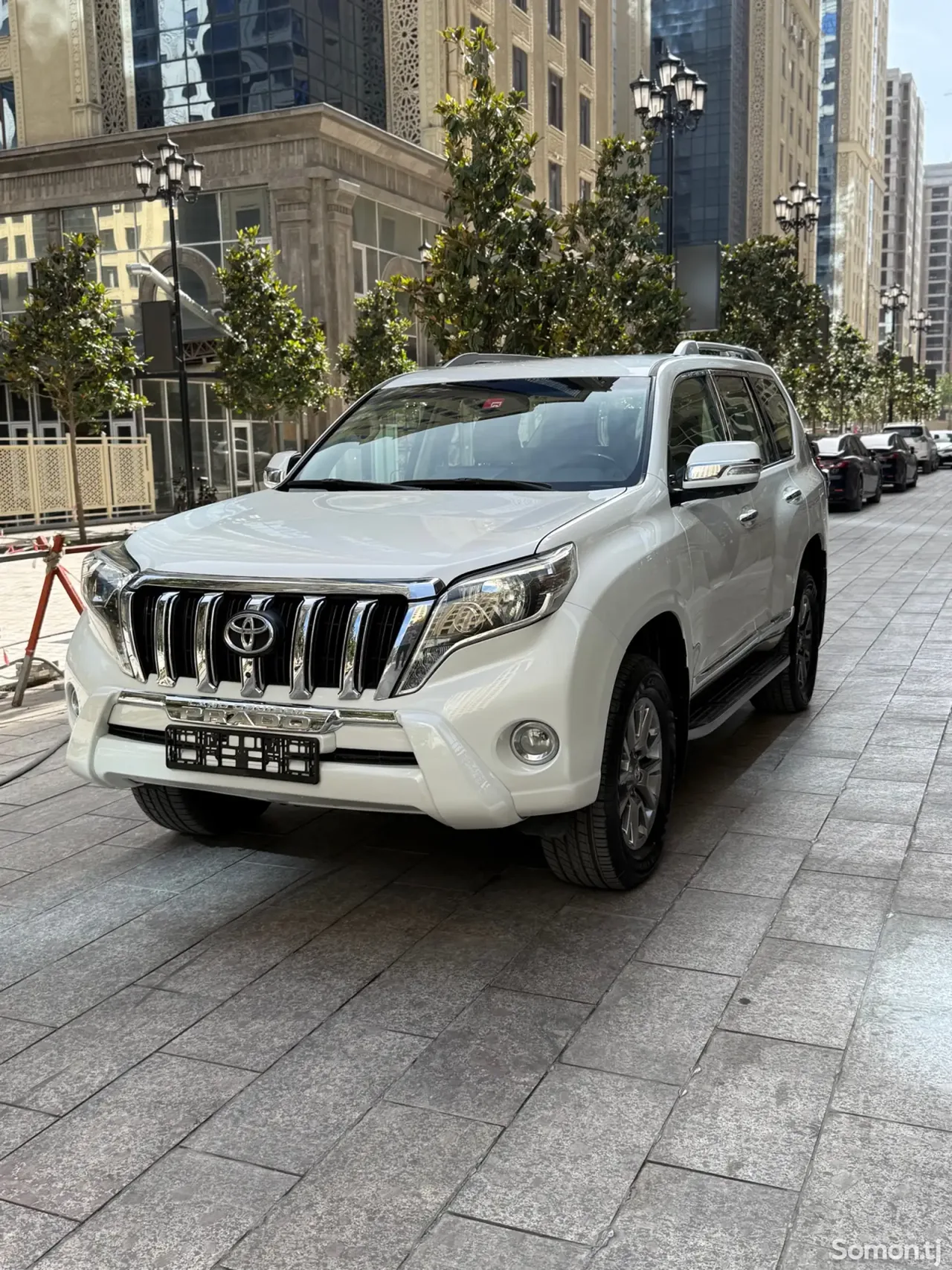 Toyota Land Cruiser Prado 2015 · 4.0 AT