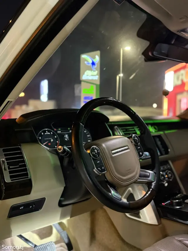 Land Rover Vogue 2014 · 5.0 AT