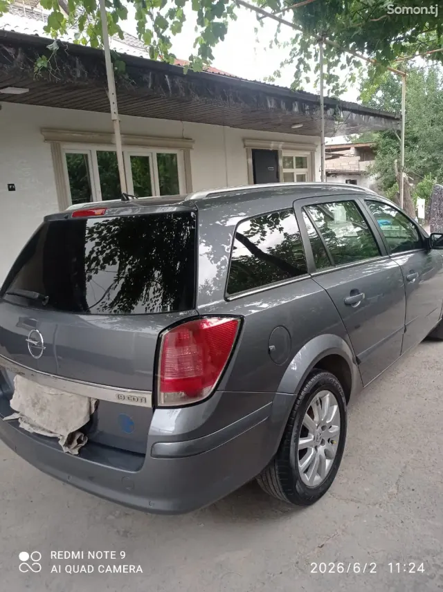 Opel Astra H 2006 · 1.9 MT
