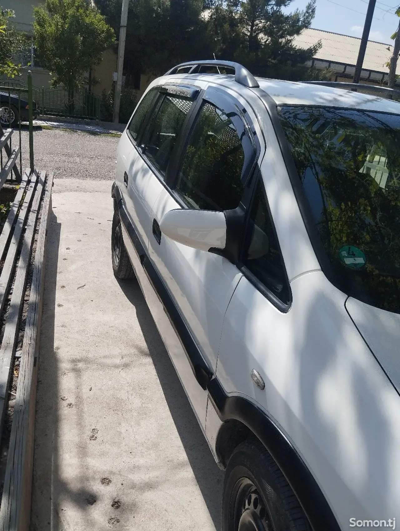 Opel Zafira 2000 · 1.6 MT