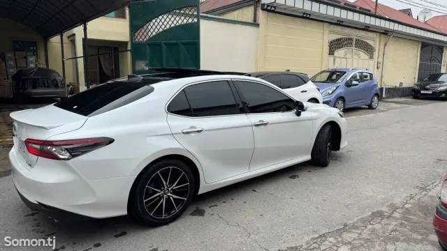 Toyota Camry 2018 · 3.5 AT
