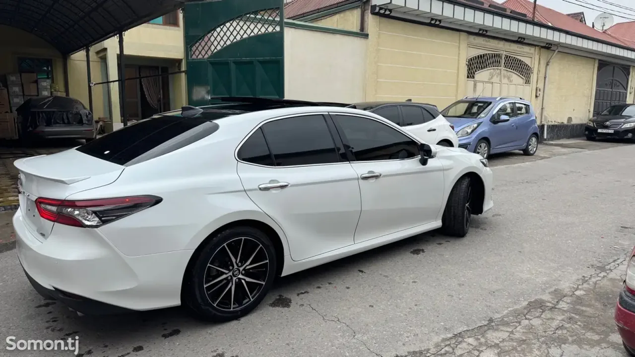 Toyota Camry 2018 · 3.5 AT