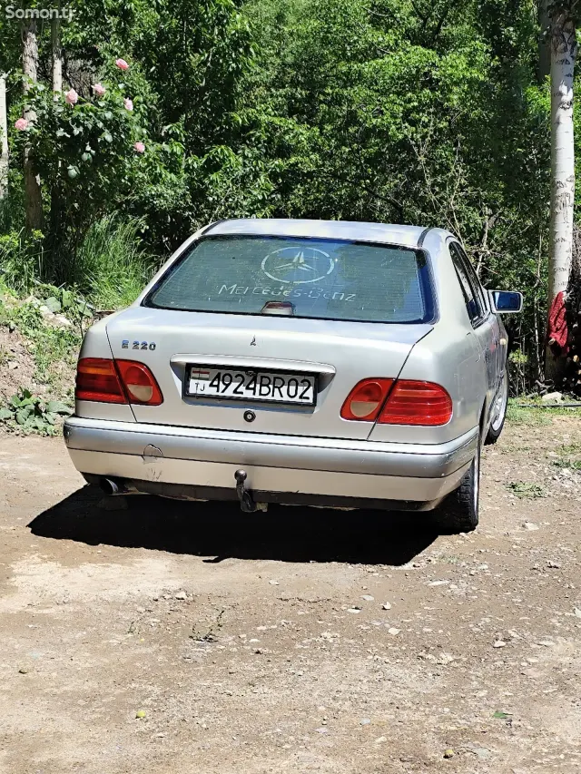 Mercedes-Benz E class 1996 · 2.2 MT
