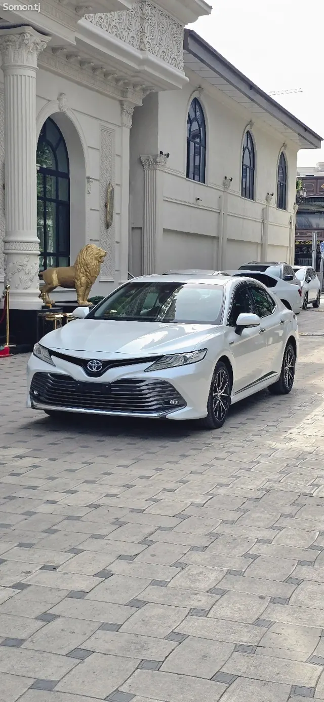 Toyota Camry 2018 · 2.5 AT