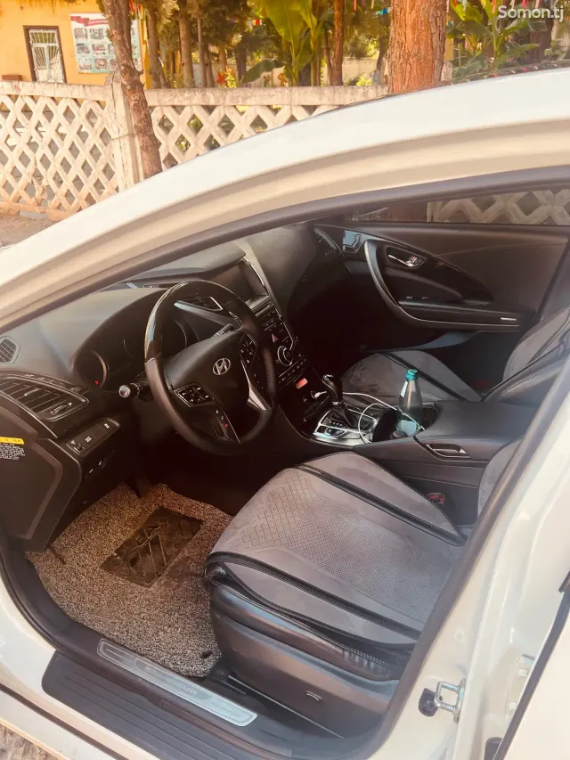 Hyundai Grandeur 2016 · 2.4 AT