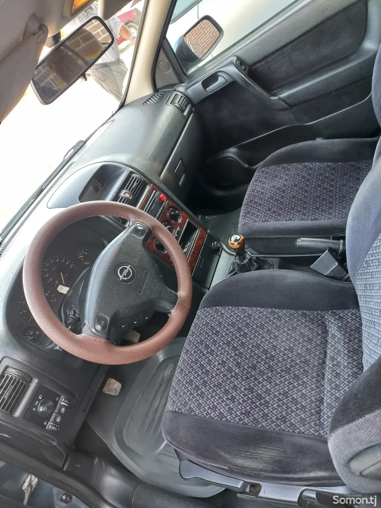 Opel Astra G 1999 · 1.6 MT