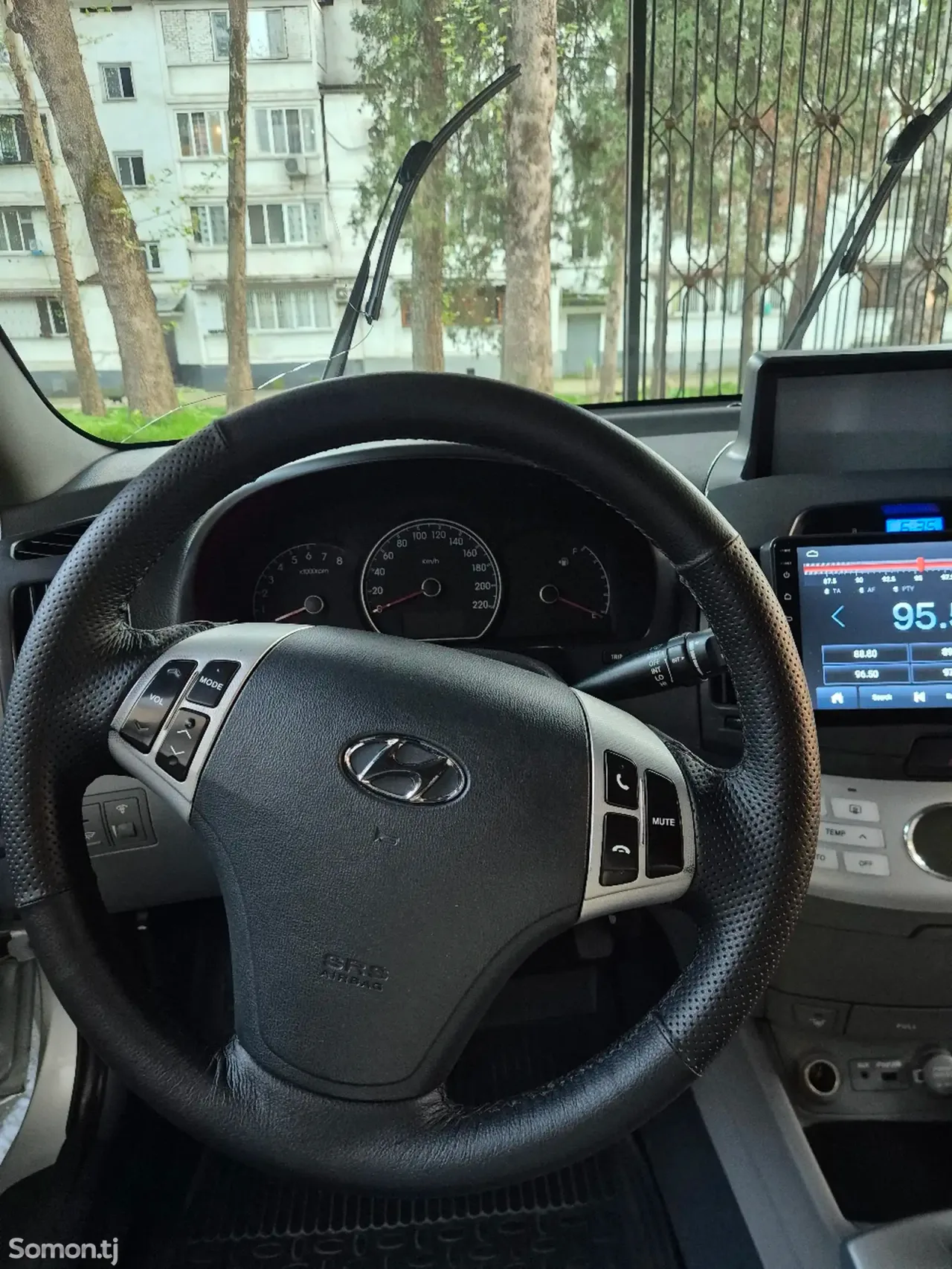 Hyundai Avante 2009 · 1.6 AT