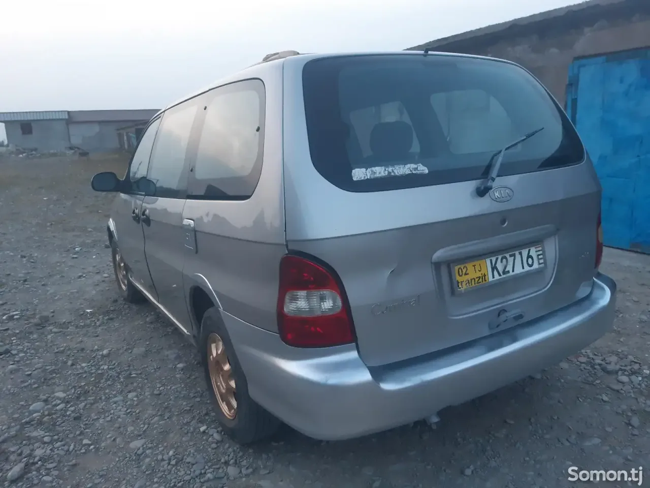 Kia Carnival 2000 · 2.5 MT
