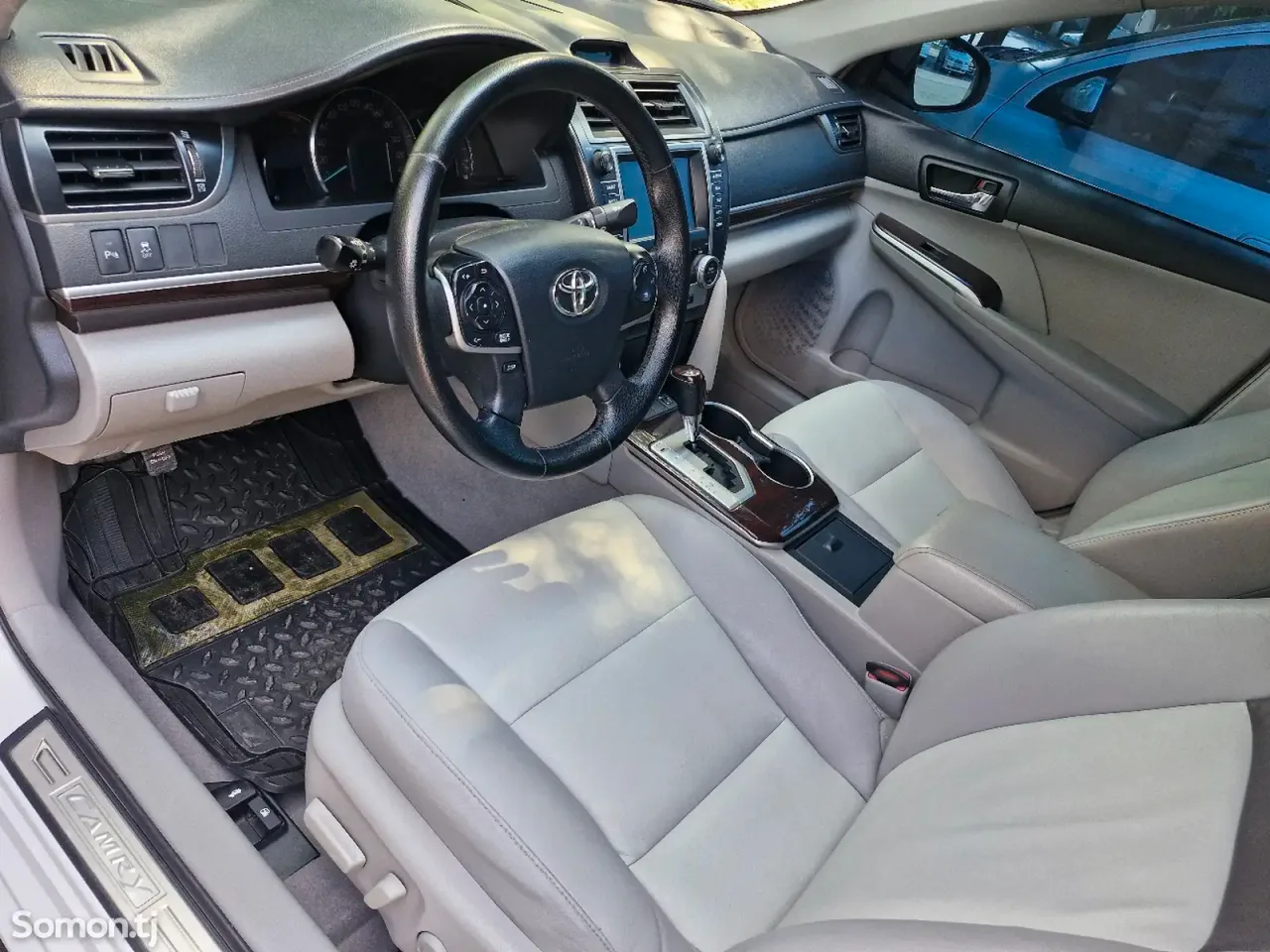 Toyota Camry 2012 · 2.5 AT