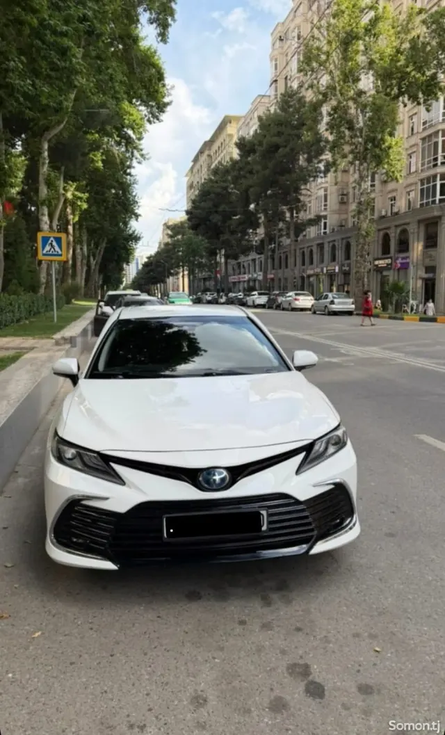 Toyota Camry 2021 · 2.5 AT