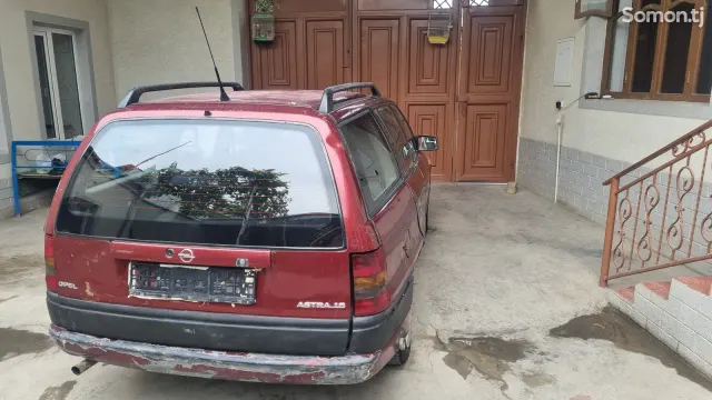 Opel Astra F 1992 · 1.6 MT