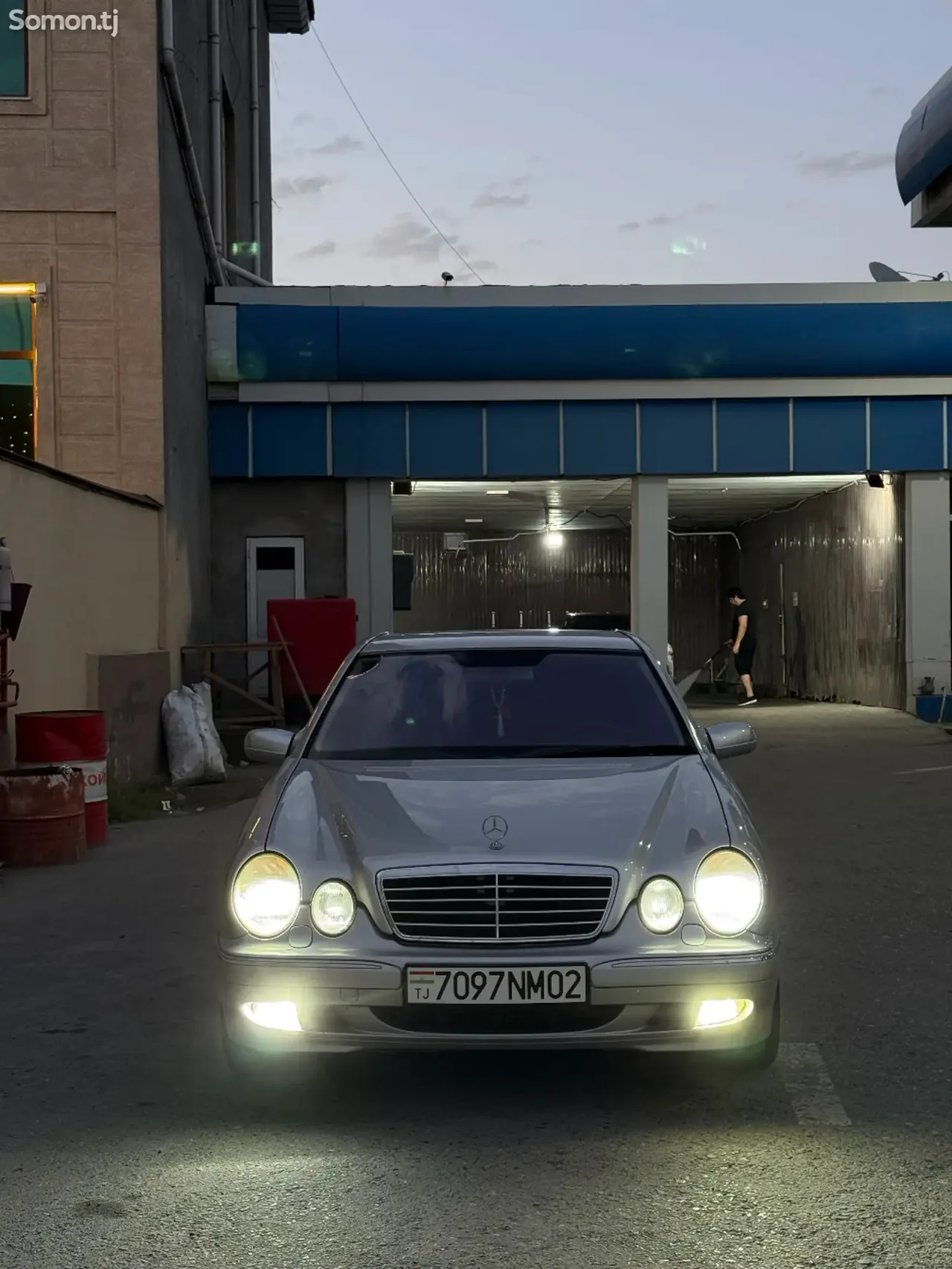 Mercedes-Benz E class 2001 · 2.3 AT