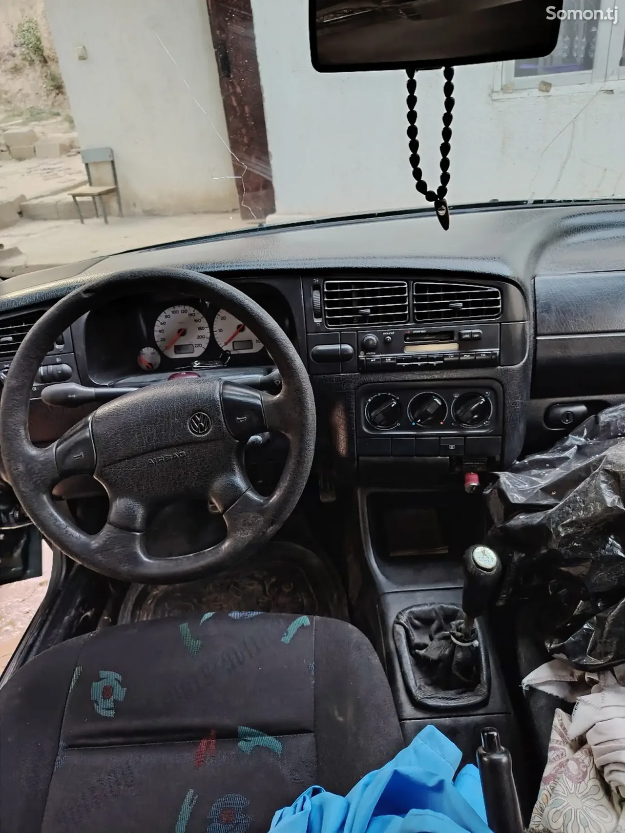 Volkswagen Golf 1996 · 1.6 MT