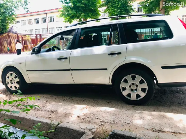 Ford Mondeo 2004 · 1.8 AT