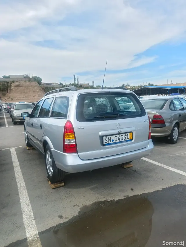 Opel Astra G 2000 · 1.6 MT