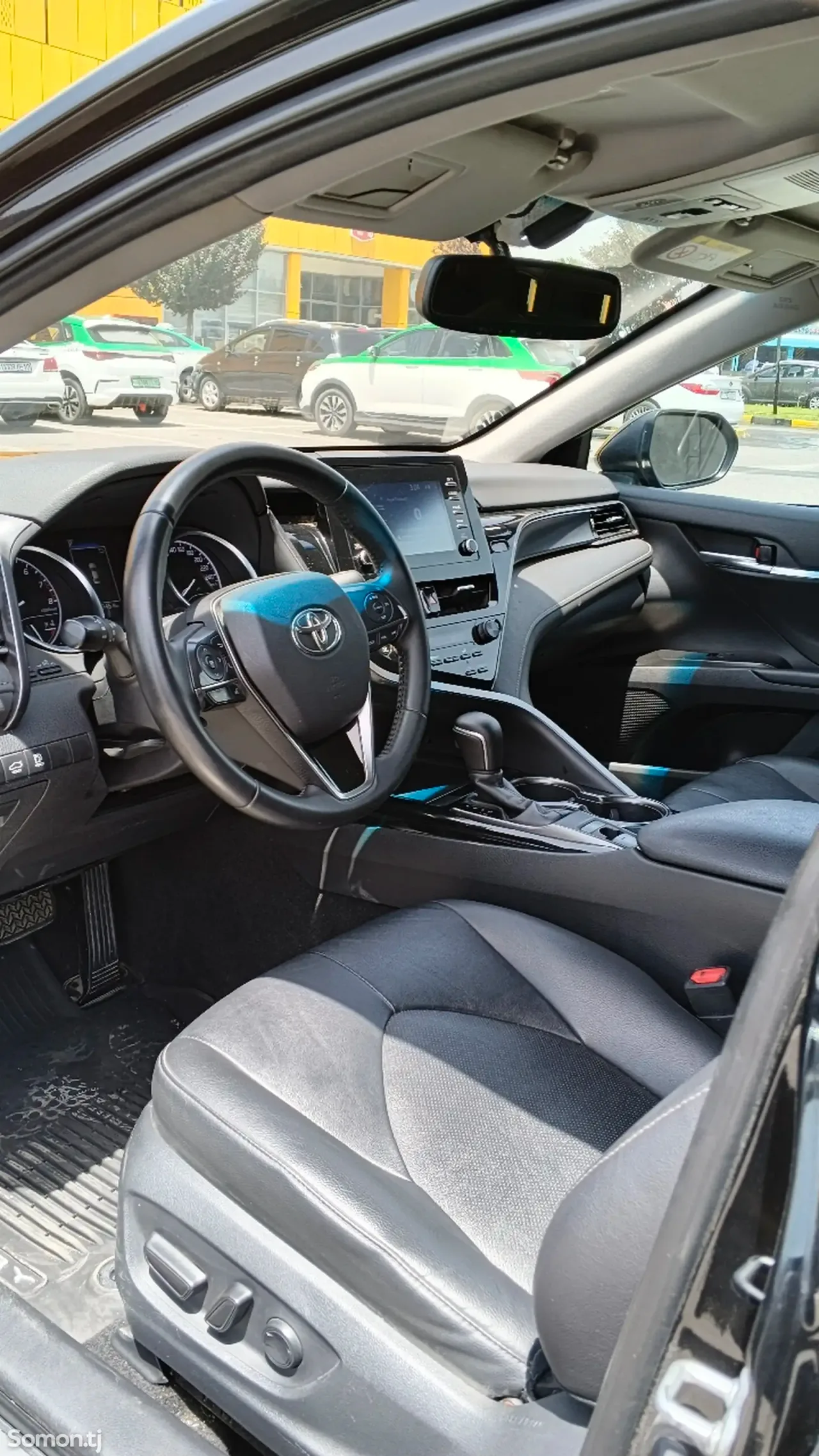 Toyota Camry 2021 · 2.5 AT