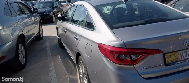 Hyundai Sonata 2015 · 2.0 AT