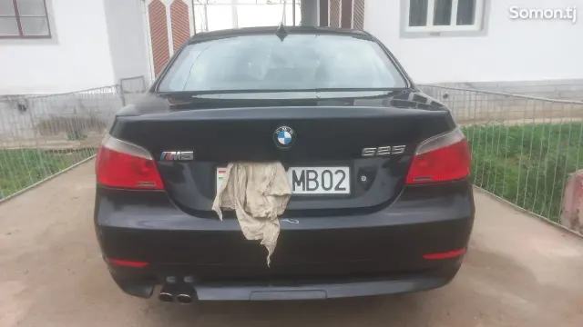BMW 5 series 2004 · 2.4 MT