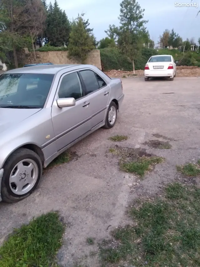 Mercedes-Benz C class 1995 · 1.8 MT